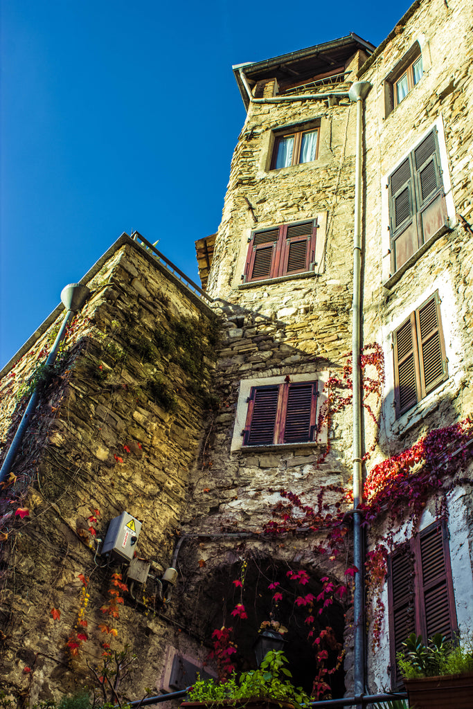 Get to know Dolceacqua, a town located in Imperia region in Italy