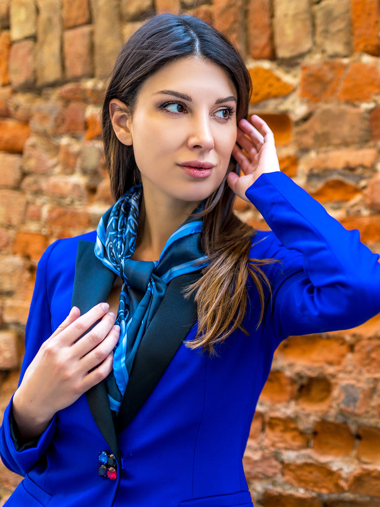 Asymmetric Scarf