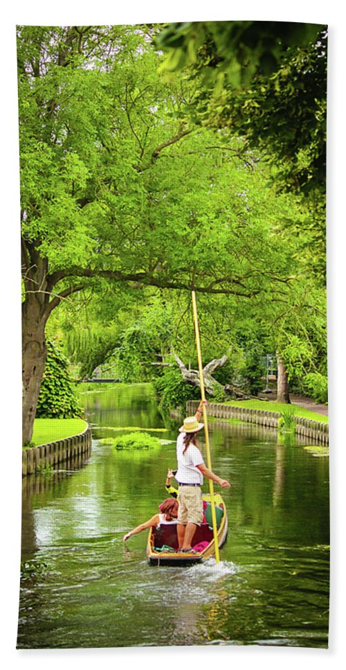 Gondola Ride Down The River - Bath Towel