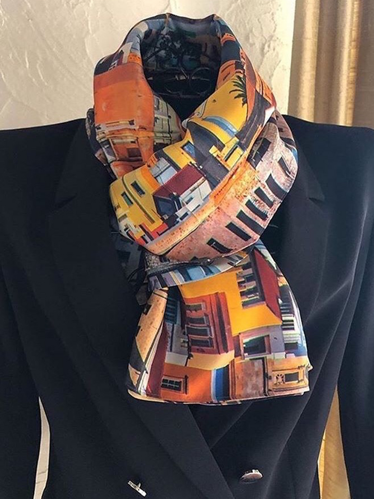 'Breathtaking contrasts' luxury scarf.