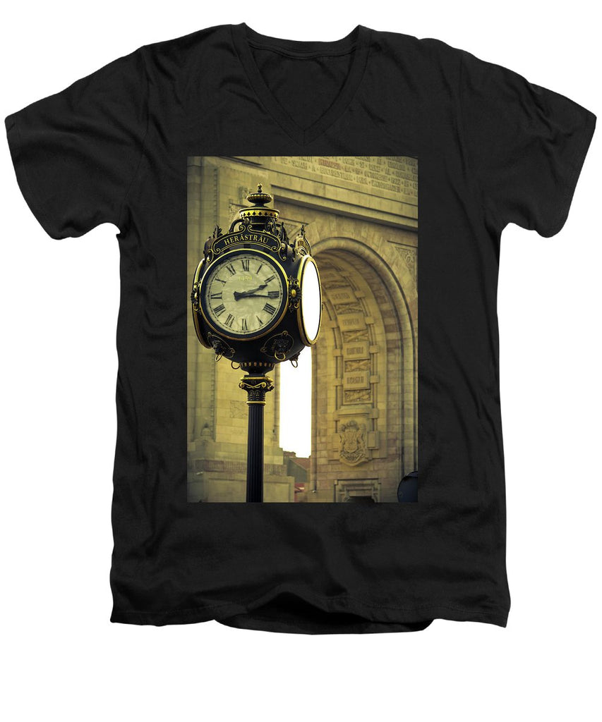 Back In Time 1459  - Men's V-Neck T-Shirt