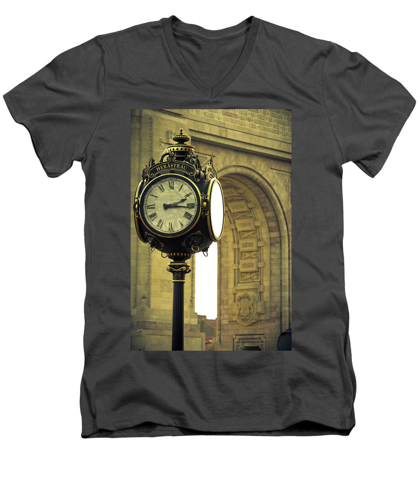 Back In Time 1459  - Men's V-Neck T-Shirt