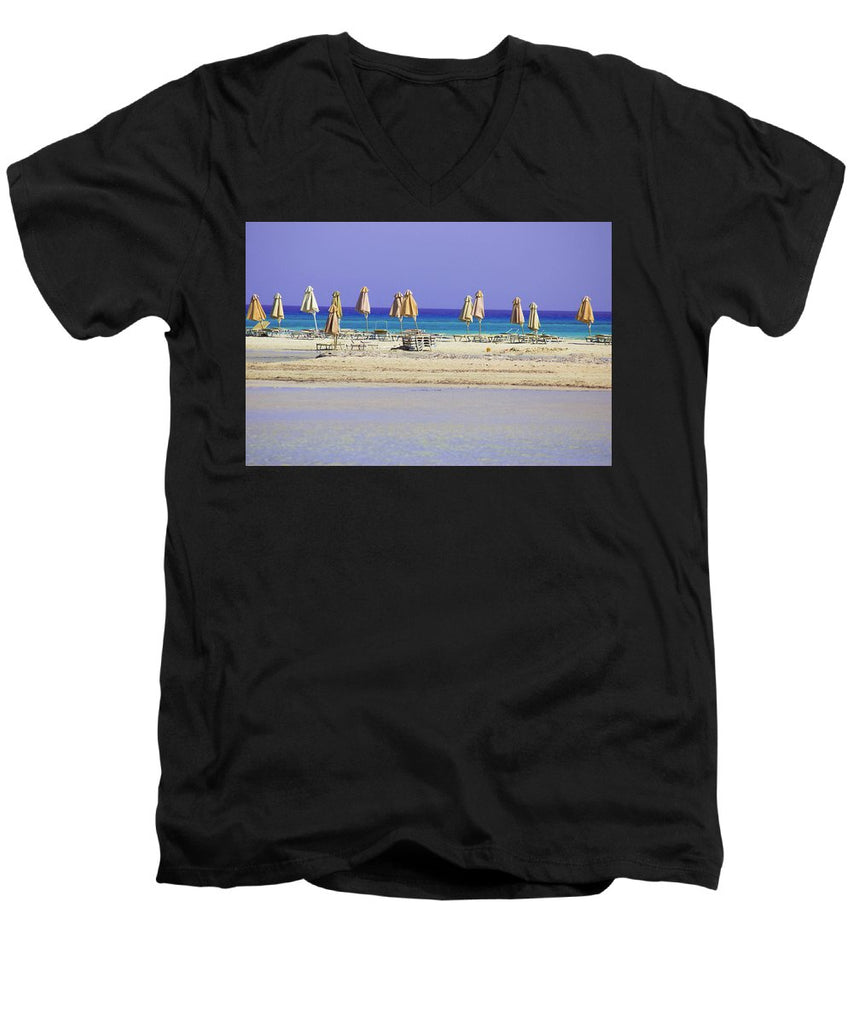 Beach, Sea And Umbrellas - Men's V-Neck T-Shirt