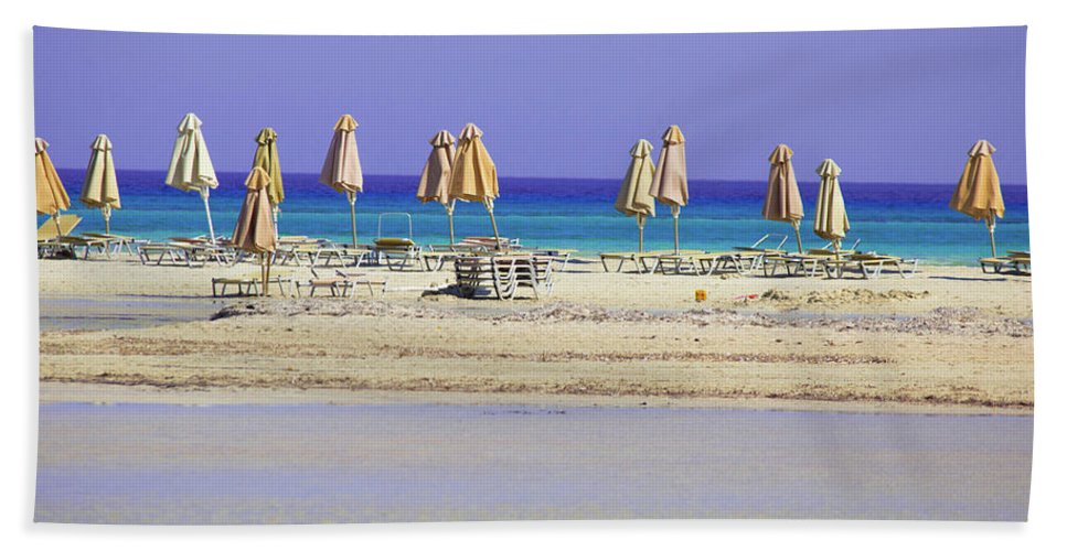 Beach, Sea And Umbrellas - Beach Towel