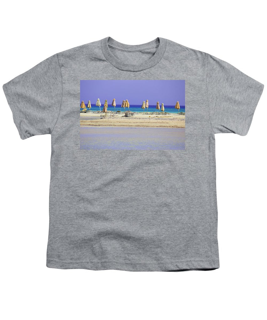 Beach, Sea And Umbrellas - Youth T-Shirt