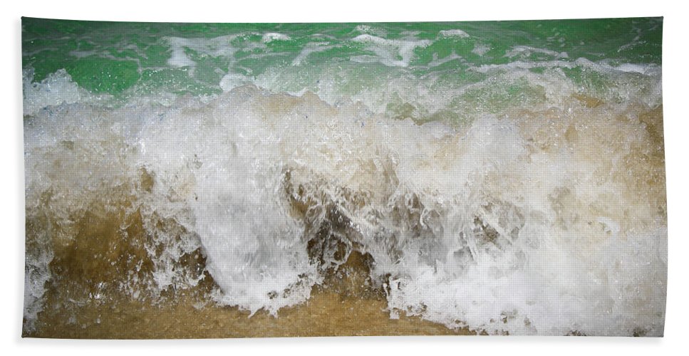 Sea Waves - Bath Towel